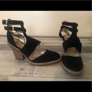 Kenneth Cole Black Heels